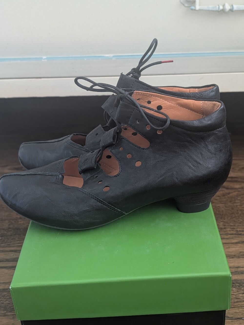 Black Ballet Style Lace-Up Leather Women’s Low Heel Shoes